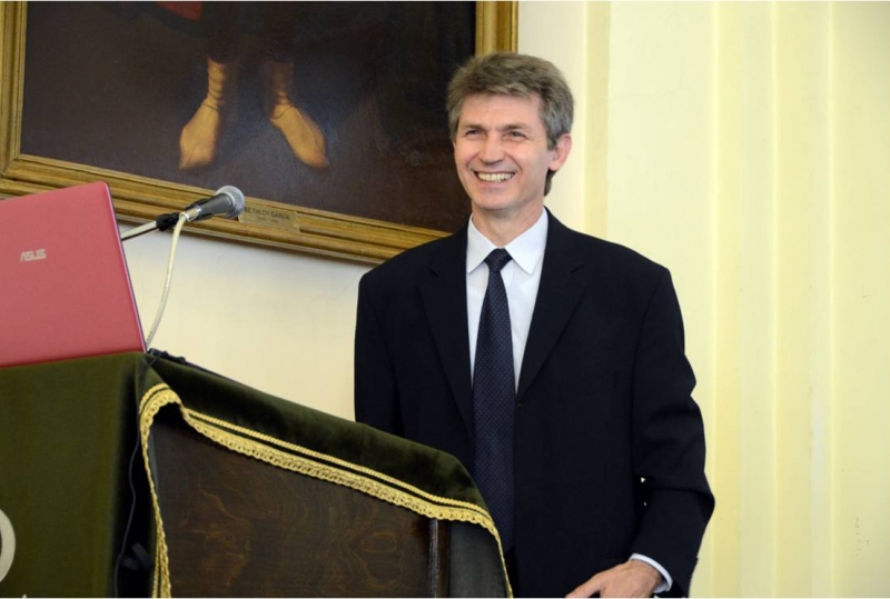 Előadónk: Dr. Pálfi Sándor